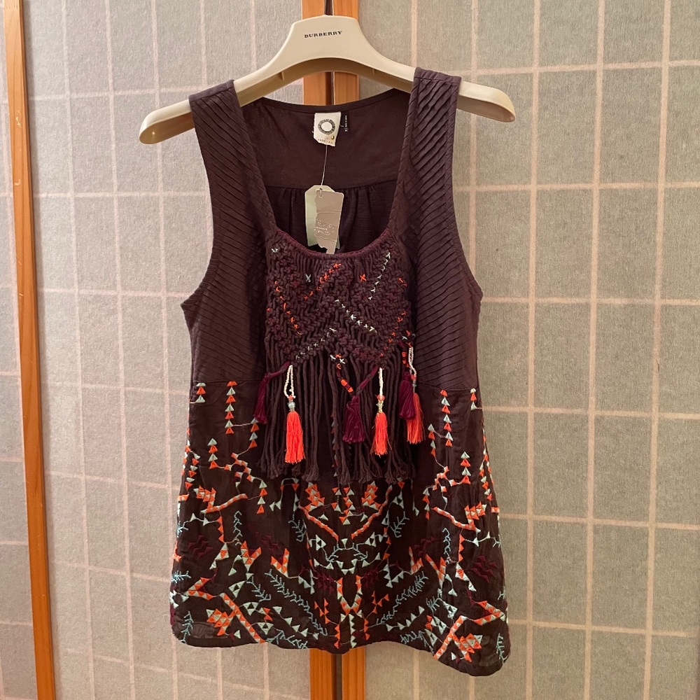 Anthropologie embroidery cotton top with unique details